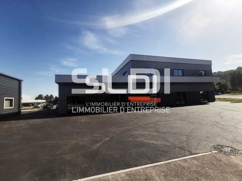 Retail in Bourgoin-Jallieu for lease - Building Photo - Image 3 of 7