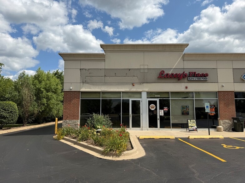 890 S Rand Rd, Lake Zurich, IL for lease - Building Photo - Image 3 of 8