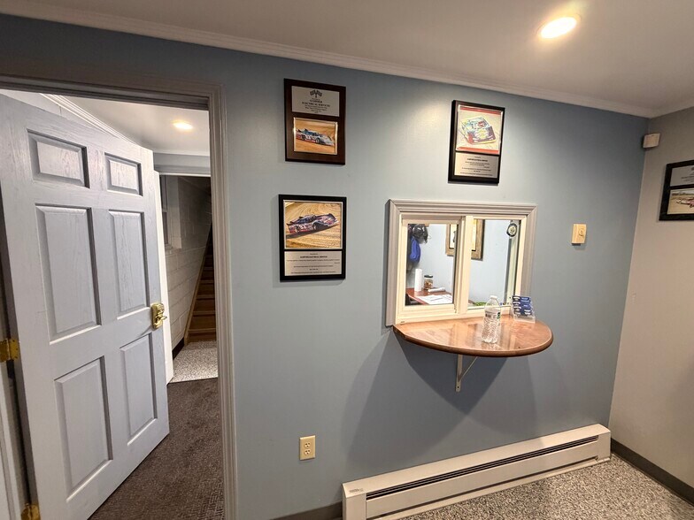 99 Center St, East Pittsburgh, PA à louer - Photo du bâtiment - Image 3 de 11