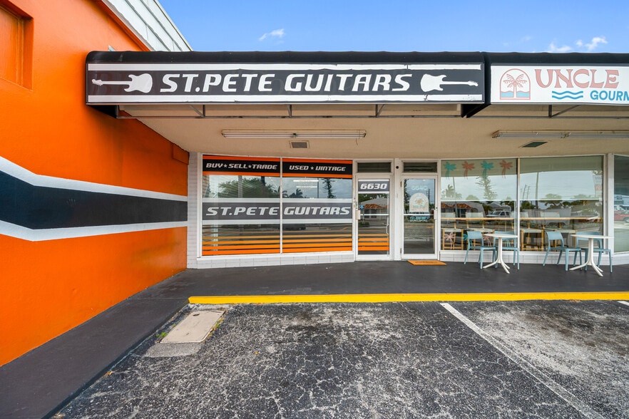 6630 Gulf Blvd, St Pete Beach, FL à vendre - Photo du bâtiment - Image 1 de 30