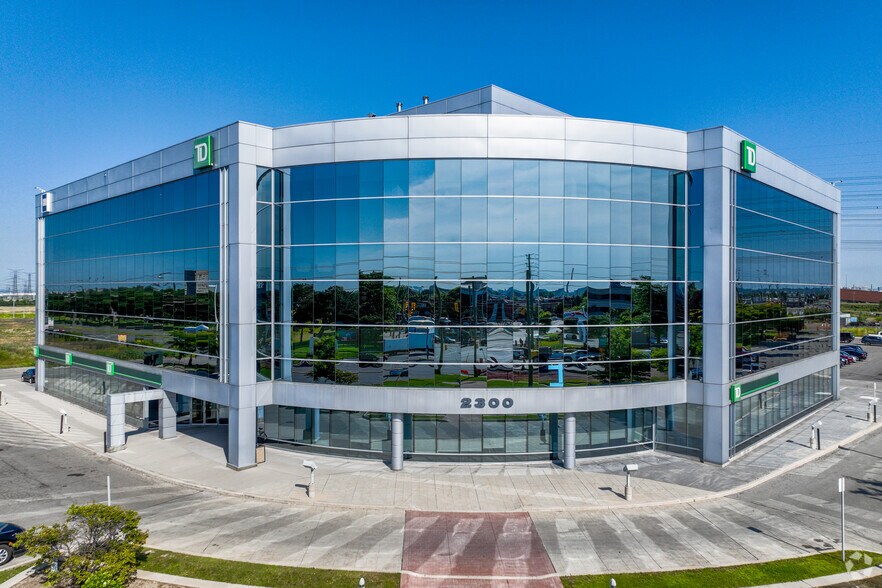 2300 Steeles Ave W, Concord, ON à vendre - Photo principale - Image 1 de 1