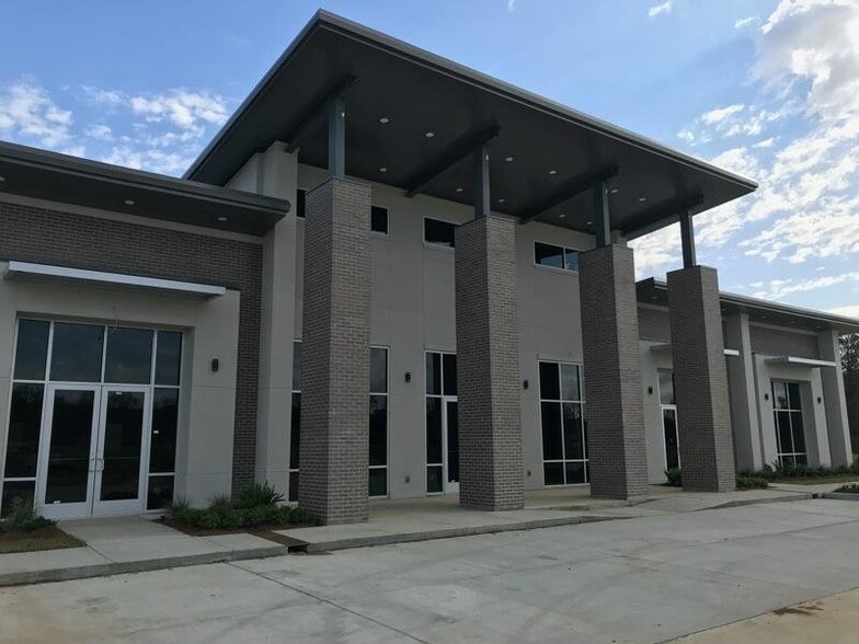 9373 Baringer Foreman Rd, Baton Rouge, LA à vendre - Photo du bâtiment - Image 3 de 37