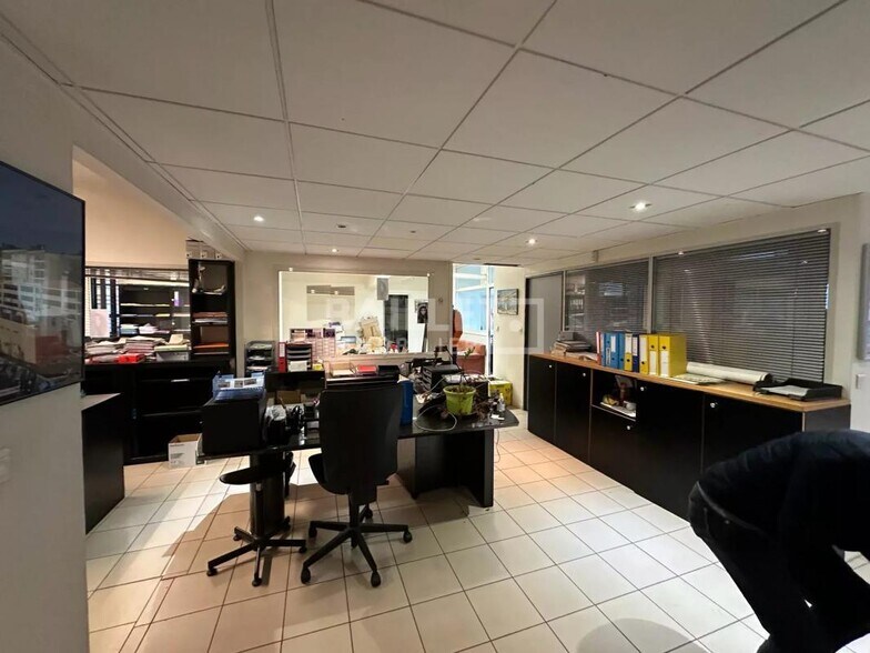 Office in Antibes for sale - Interior Photo - Image 2 of 15