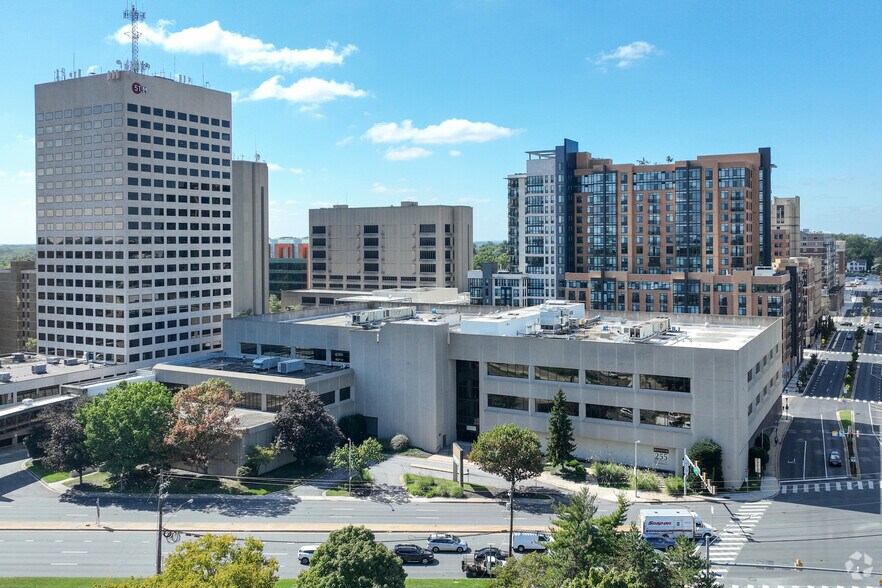 255 Rockville Pike, Rockville, MD à louer - Photo du bâtiment - Image 2 de 42