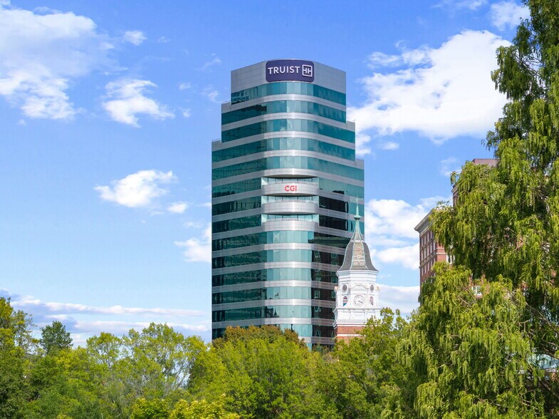 900 S Gay St, Knoxville, TN à vendre - Photo du bâtiment - Image 2 de 25