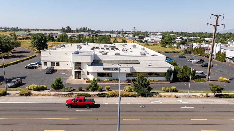 4211 W 11th Ave, Eugene, OR à vendre - Photo du bâtiment - Image 2 de 16