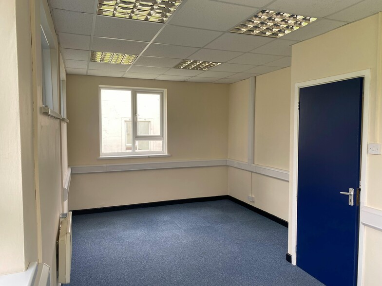 Oak Dr, Hartlebury for lease - Building Photo - Image 3 of 8
