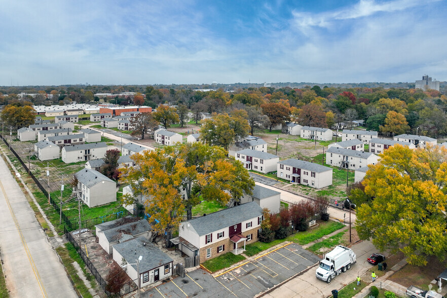 734 W 68th St, Shreveport, LA for sale - Aerial - Image 3 of 10