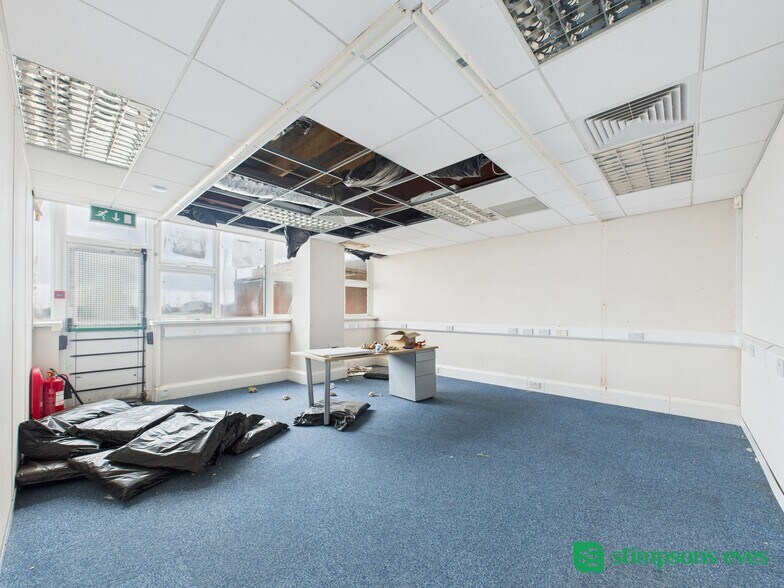 90-100 Collingdon St, Luton à louer - Photo du bâtiment - Image 3 de 26