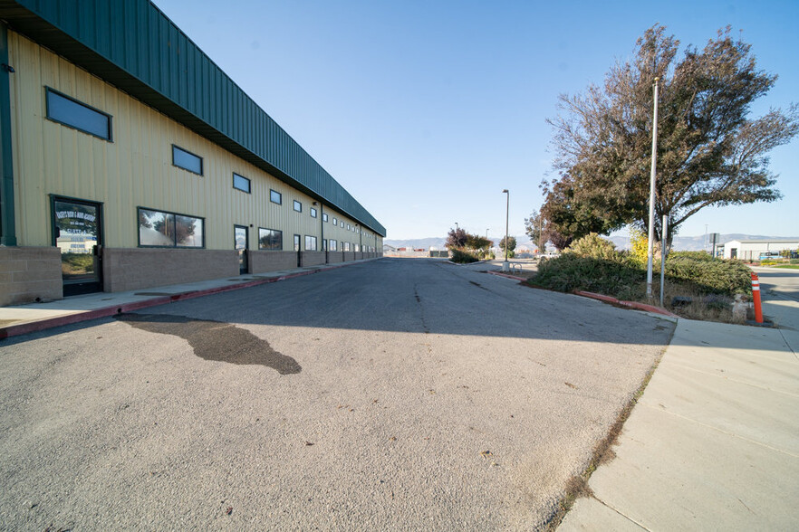 180 E San Antonio Dr, King City, CA for lease - Building Photo - Image 3 of 28