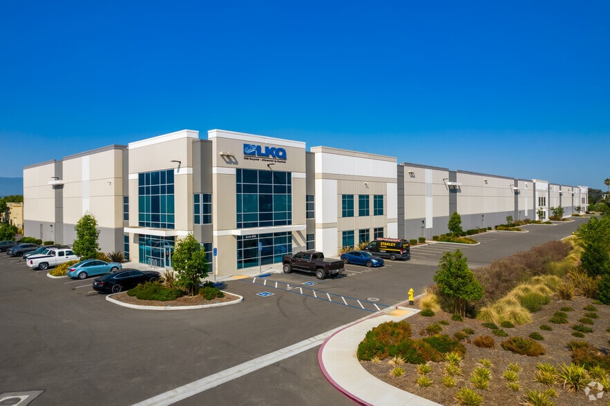 5995 Hellyer Ave, San Jose, CA for lease - Primary Photo - Image 1 of 5