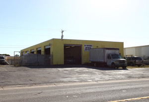 1002 SE 9th St, Cape Coral FL - Warehouse