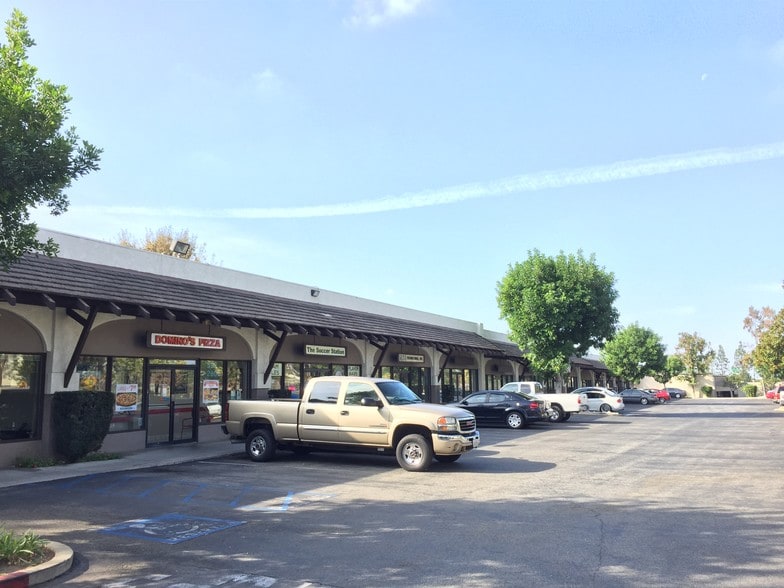 402 W Arrow Hwy, San Dimas, CA for lease - Primary Photo - Image 3 of 3