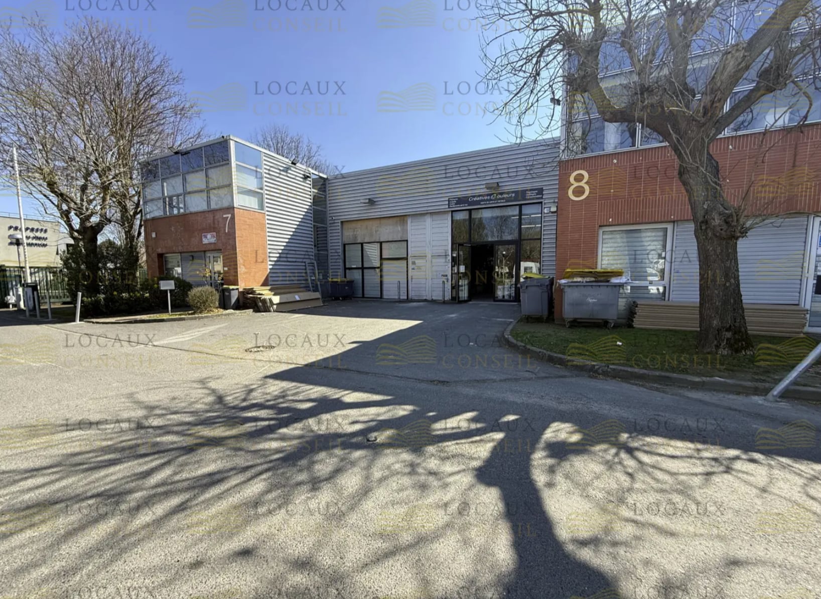 Flex in Gonesse for lease Primary Photo- Image 1 of 9