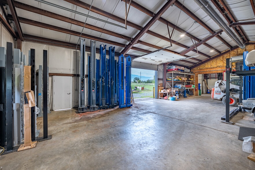 929 Pondtown Rd, Dillsburg, PA à vendre - Photo du bâtiment - Image 3 de 6