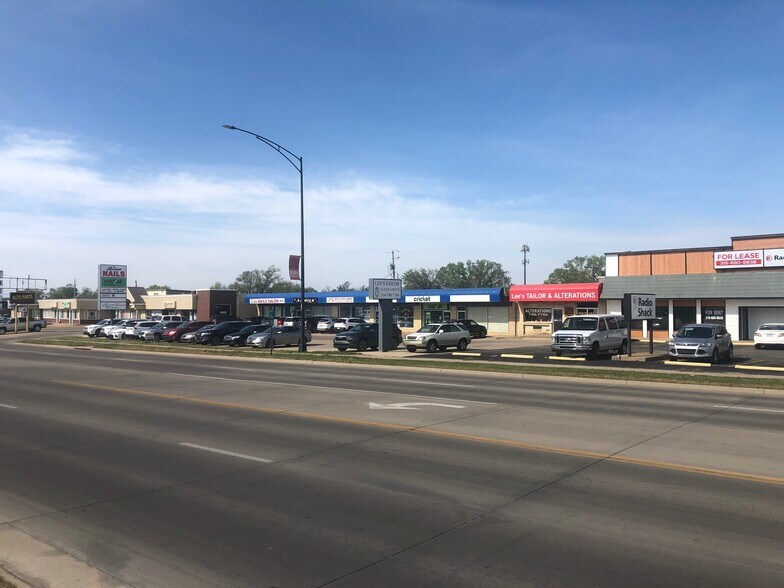 711 N Baltimore Ave, Derby, KS for lease - Building Photo - Image 2 of 24