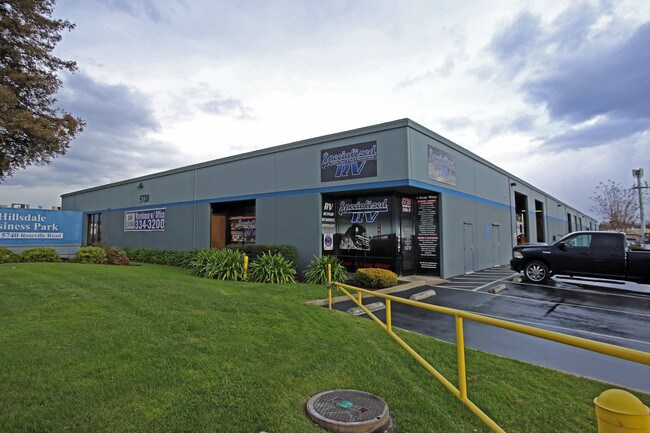 Plus de détails pour 5720 Roseville Rd, Sacramento, CA - Local d'activités à louer