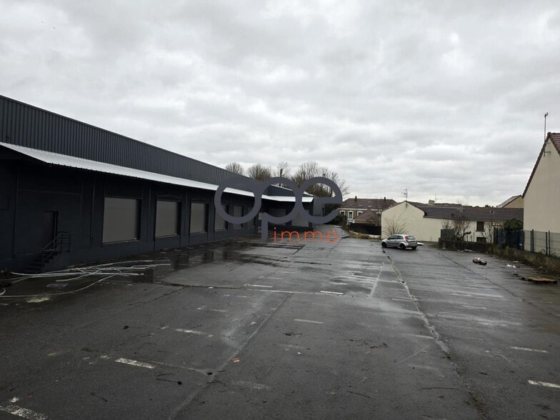 Industrial in Le Mesnil-Amelot for lease - Building Photo - Image 2 of 8