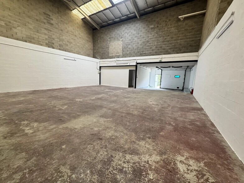 Flex dans Eaubonne à louer - Photo du bâtiment - Image 2 de 8
