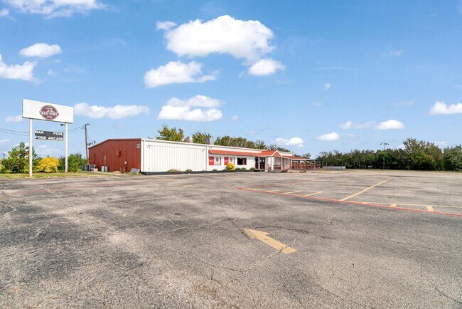 More details for 3610 N Main St, Paris, TX - Retail for Sale