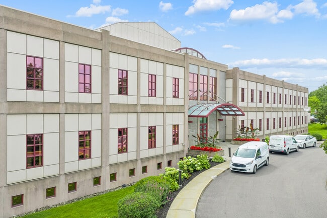 More details for 275 Boul Armand-Frappier, Laval, QC - Office/Medical for Lease