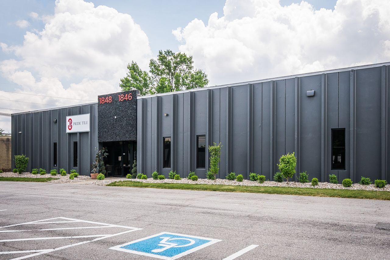 1846 Cargo Ct, Louisville, KY for lease Building Photo- Image 1 of 8