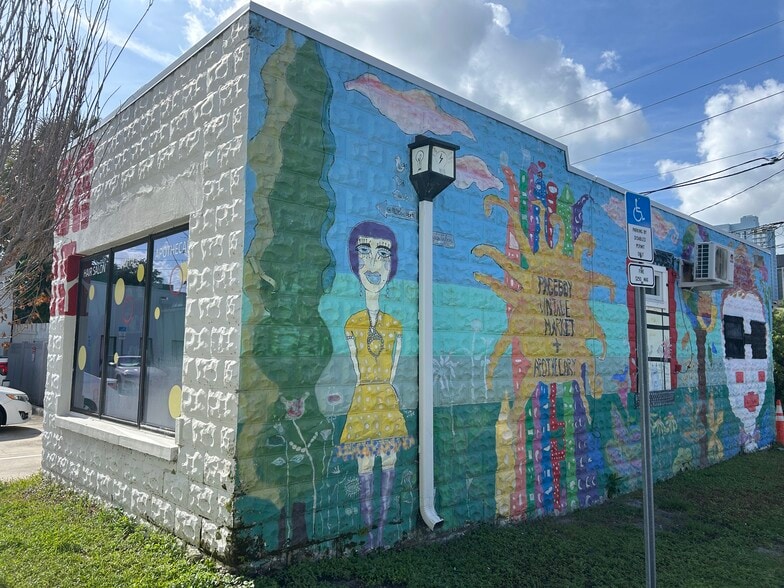 320 5th Ave N, Saint Petersburg, FL à louer - Photo du bâtiment - Image 2 de 3