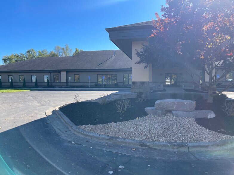 3322 Beltline Ct NE, Grand Rapids, MI à louer - Photo du bâtiment - Image 2 de 10
