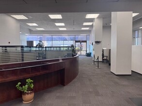 16255 Ventura Blvd, Encino, CA à louer Photo intérieure- Image 1 de 2