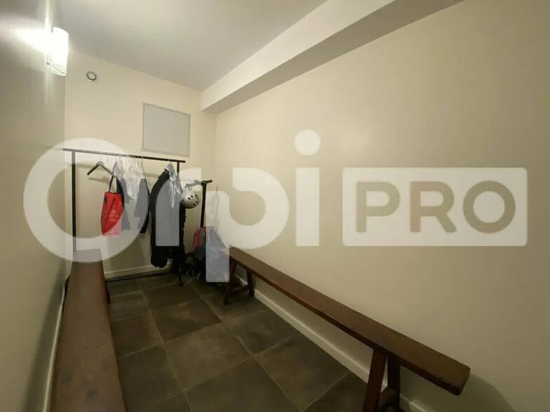 Flex in Villefranche-sur-Saône for sale - Interior Photo - Image 3 of 5