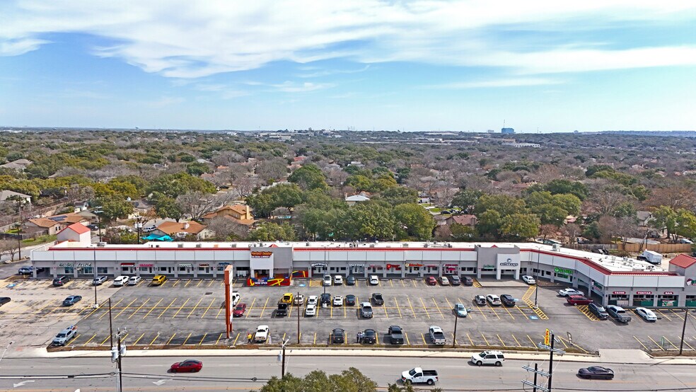 6565 Babcock Rd, San Antonio, TX à louer - Photo du bâtiment - Image 3 de 6