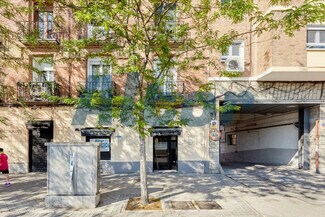 Plus de détails pour Multi-résidentiel à vendre