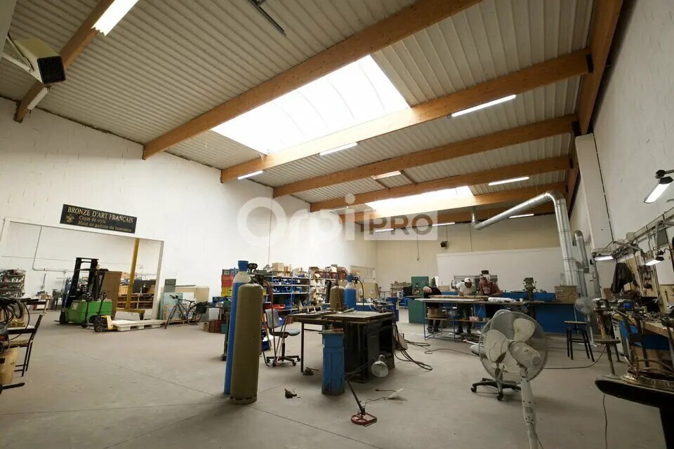 Office in Décines-Charpieu for lease Interior Photo- Image 1 of 20