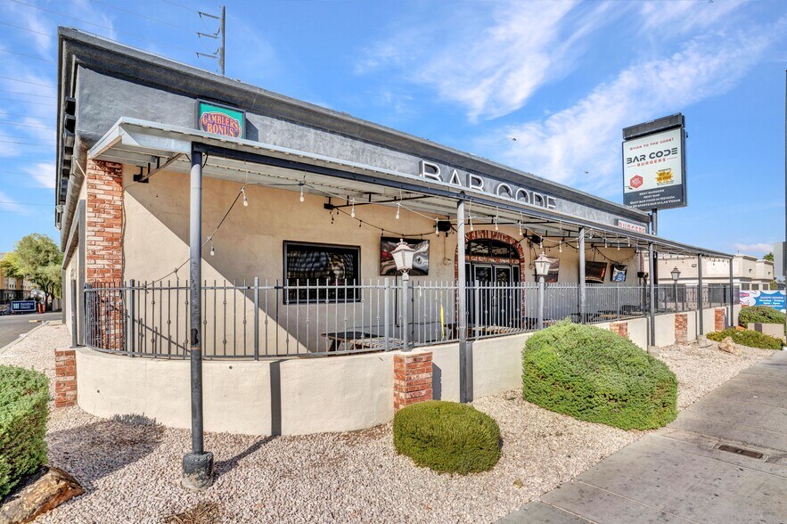 1590 E Flamingo Rd, Las Vegas, NV à vendre - Photo du bâtiment - Image 2 de 11