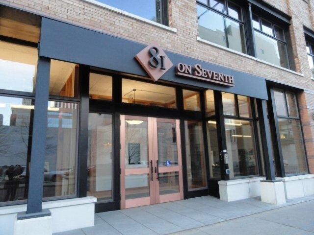 81 7th St E, Saint Paul, MN à louer - Photo du bâtiment - Image 2 de 19