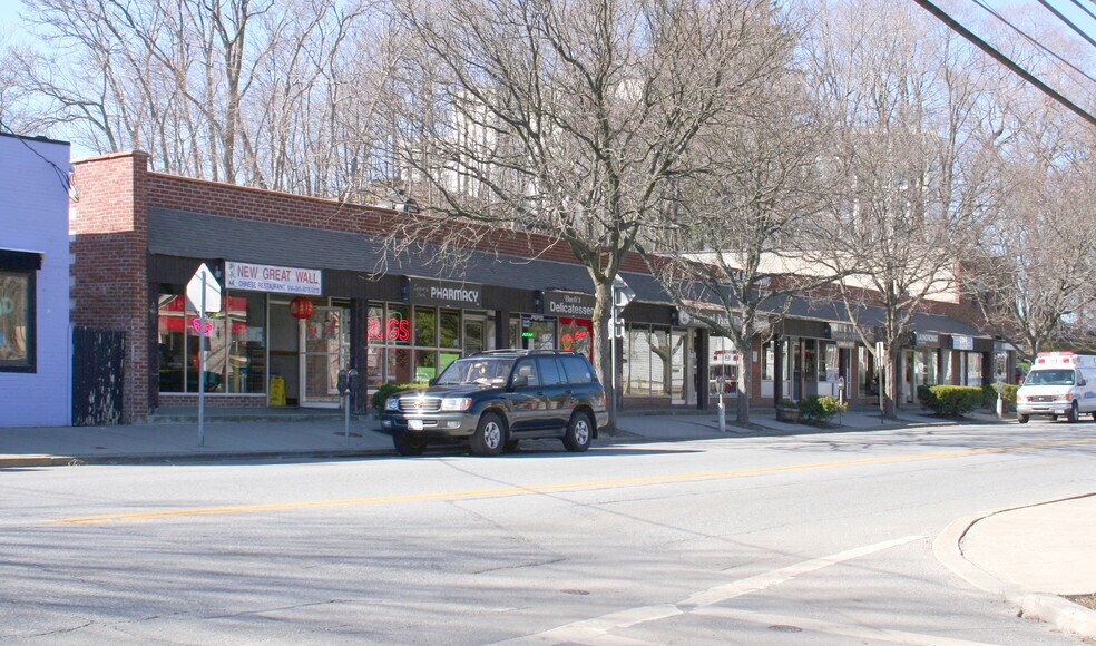 444 E Main St, Mount Kisco, NY à louer - Photo du bâtiment - Image 2 de 2