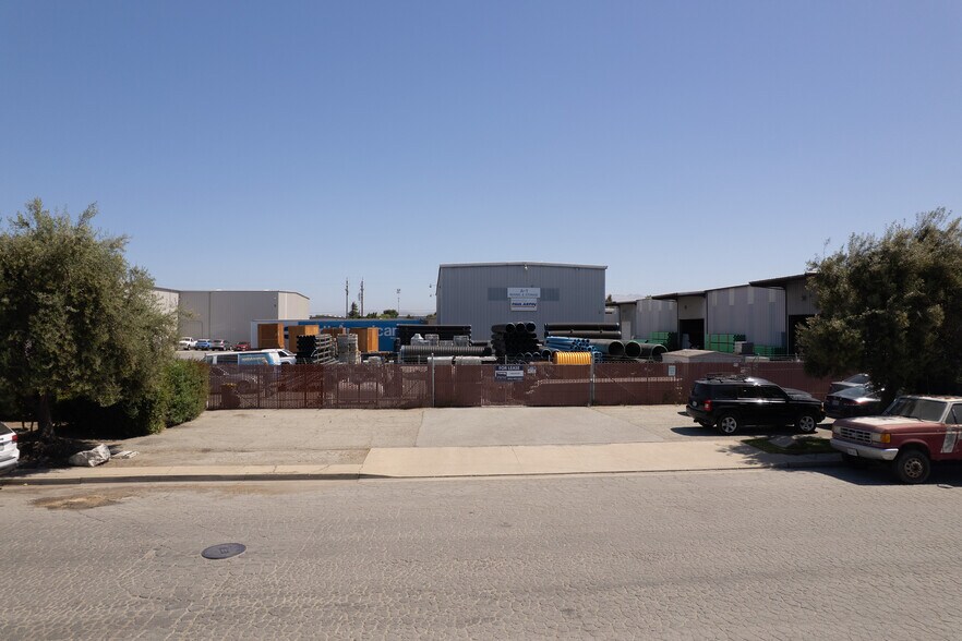 1359 Dayton St, Salinas, CA à louer - Photo du bâtiment - Image 2 de 13