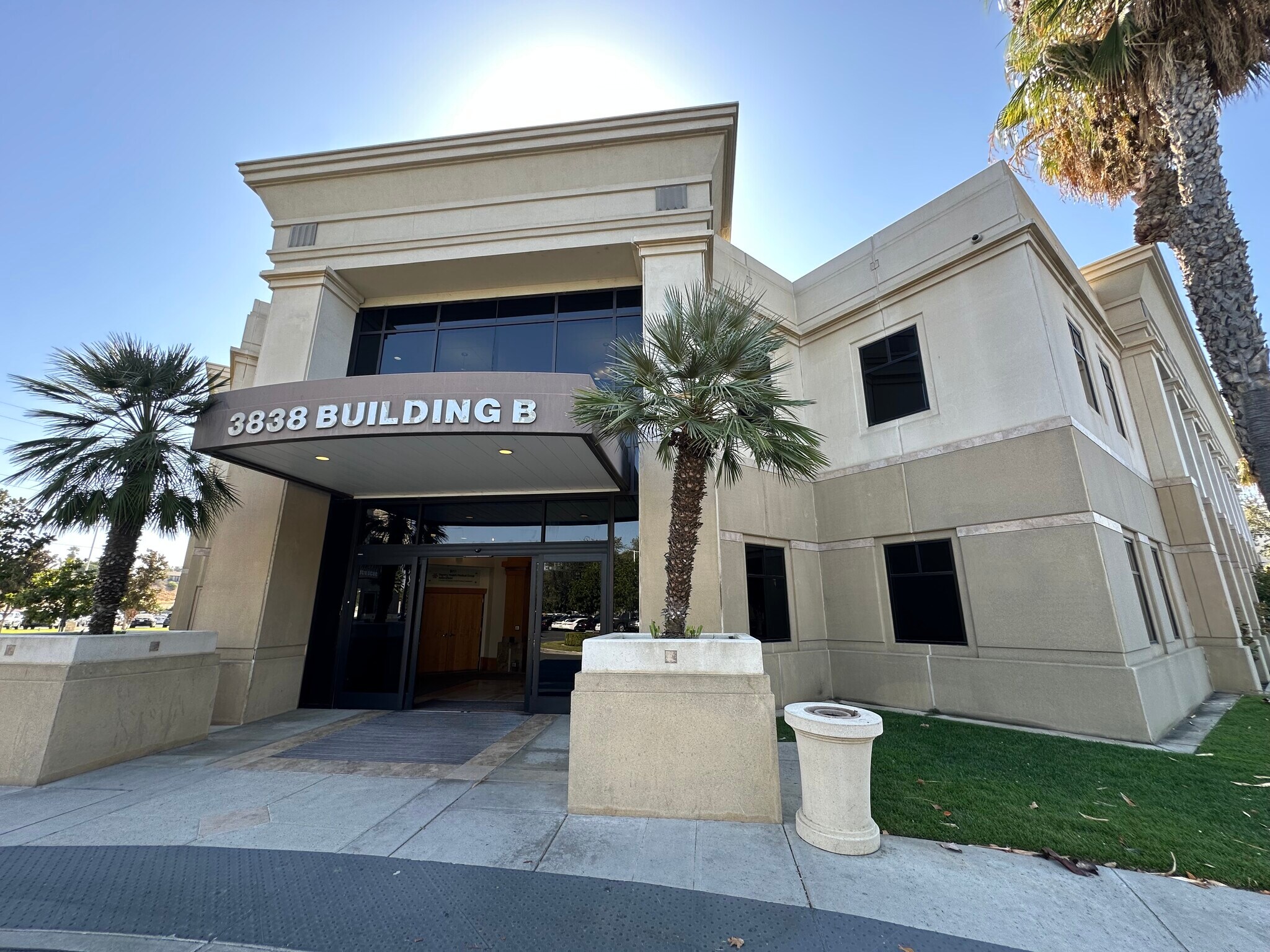 3838 San Dimas St, Bakersfield, CA for lease Building Photo- Image 1 of 9