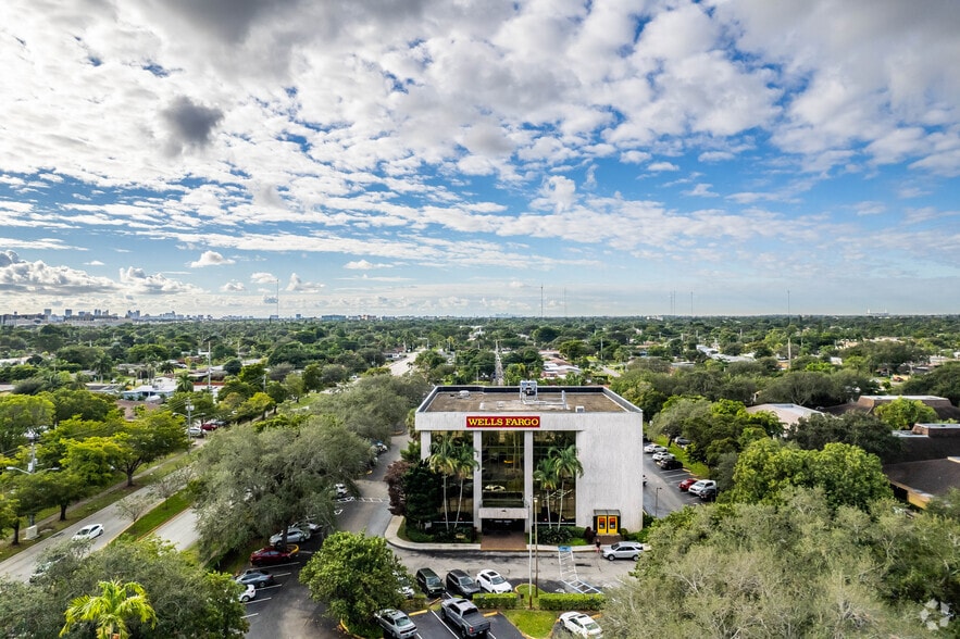 4600 Sheridan St, Hollywood, FL for lease - Aerial - Image 2 of 9