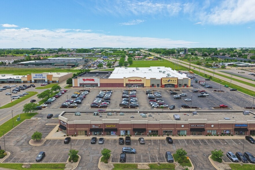 4938-4950 W Integrity Way, Appleton, WI for sale - Building Photo - Image 2 of 10