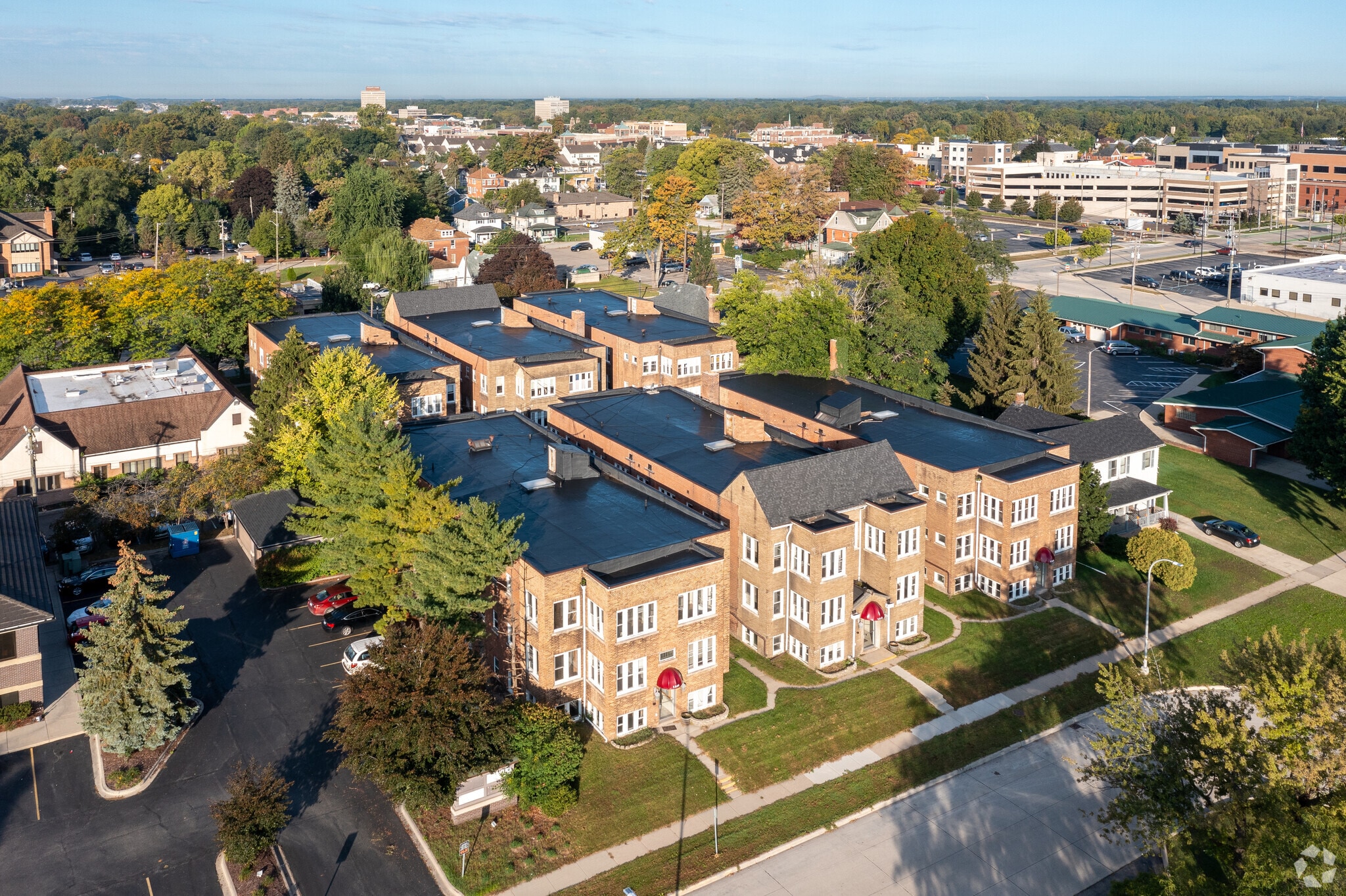 1300 Porter St, Dearborn, MI à vendre Photo principale- Image 1 de 52