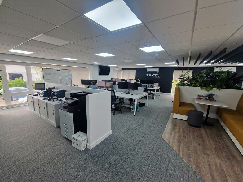 Waterberry Dr, Waterlooville à louer - Photo du bâtiment - Image 2 de 14