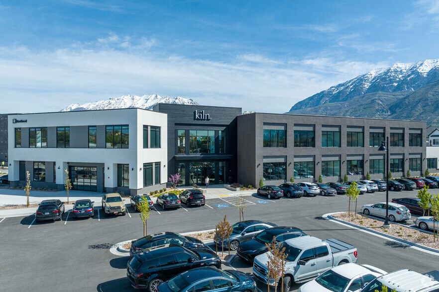 2250 N University Pky, Provo, UT for lease - Primary Photo - Image 1 of 7