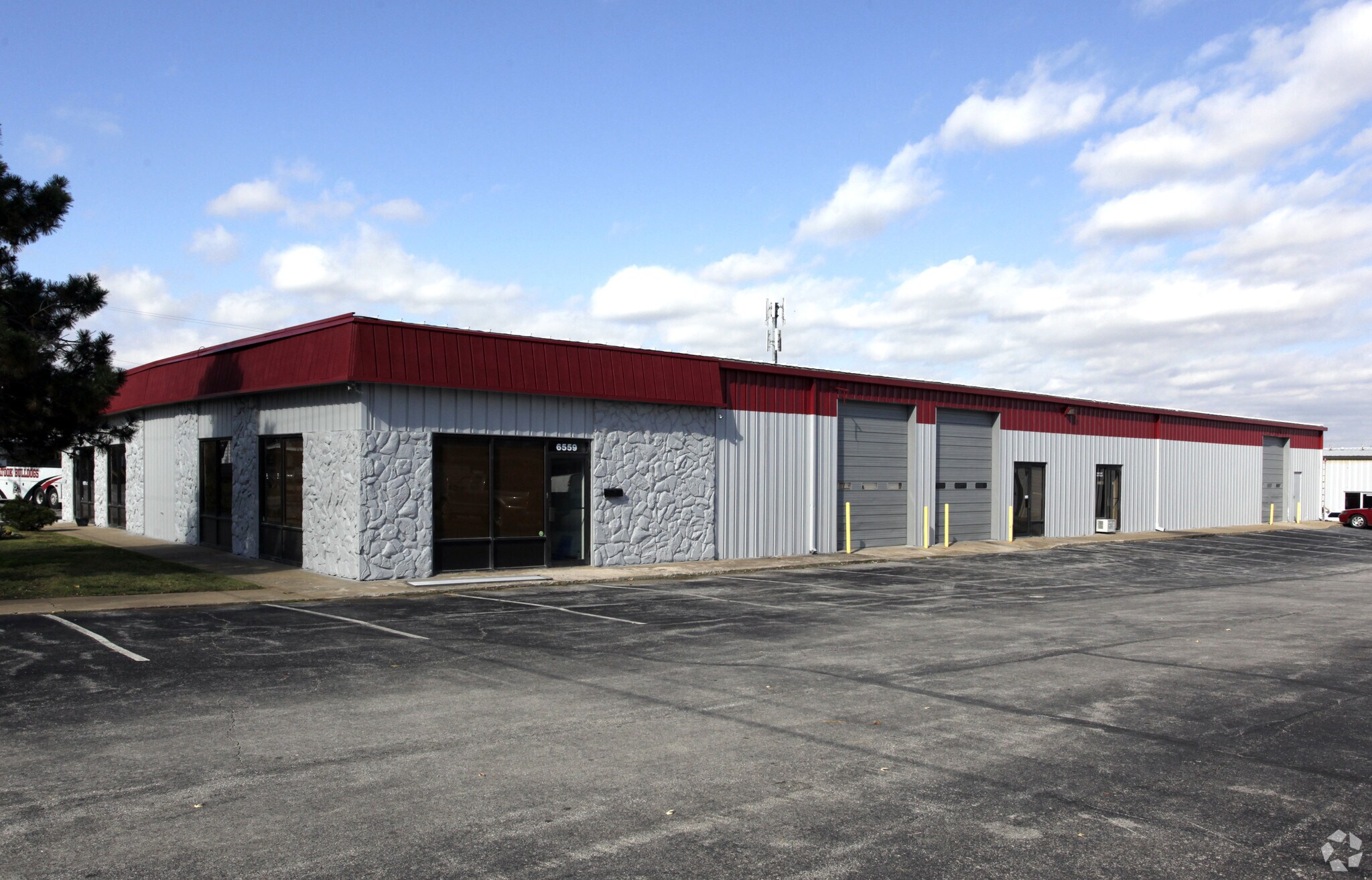 6555-6563 E 21st Pl, Tulsa, OK for lease Primary Photo- Image 1 of 3