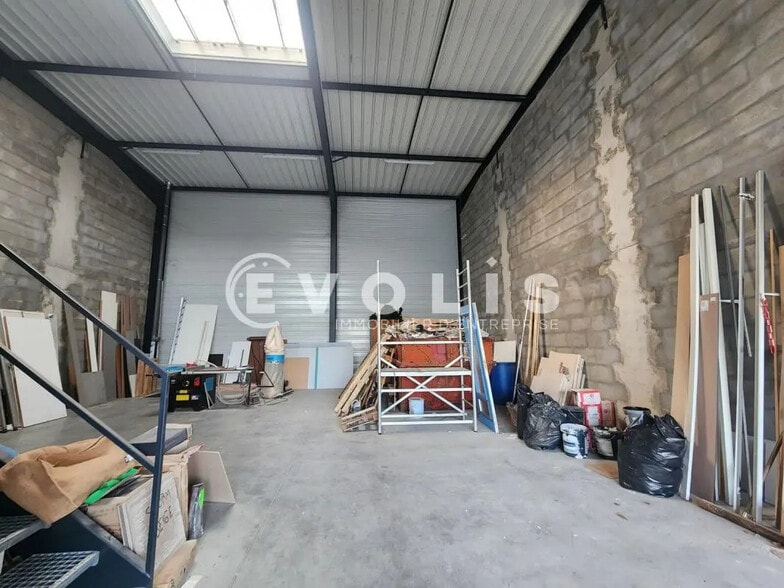 44 Rue De L'Avenir, Genas for lease - Interior Photo - Image 3 of 16