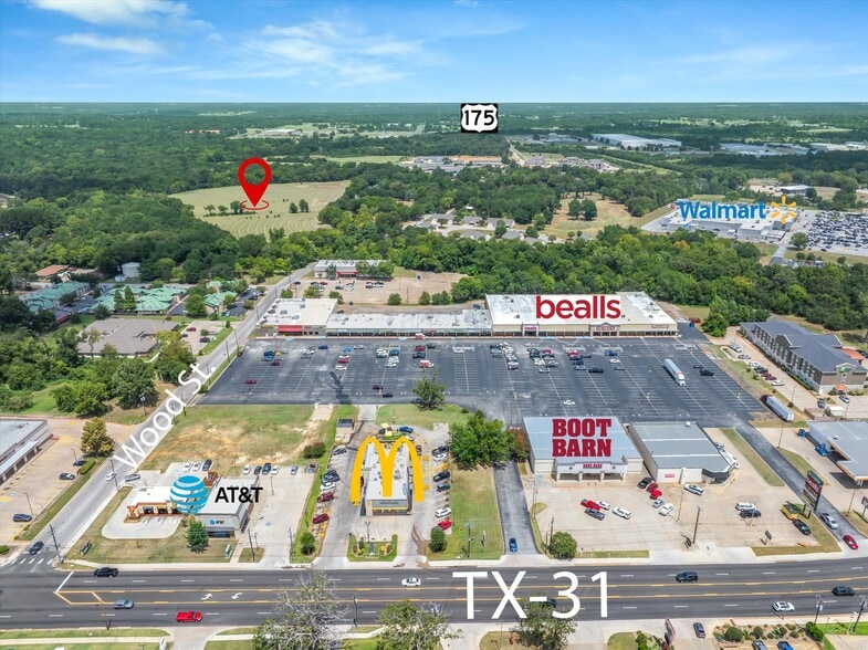 000 Wood Street, Athens, TX for sale - Primary Photo - Image 3 of 25