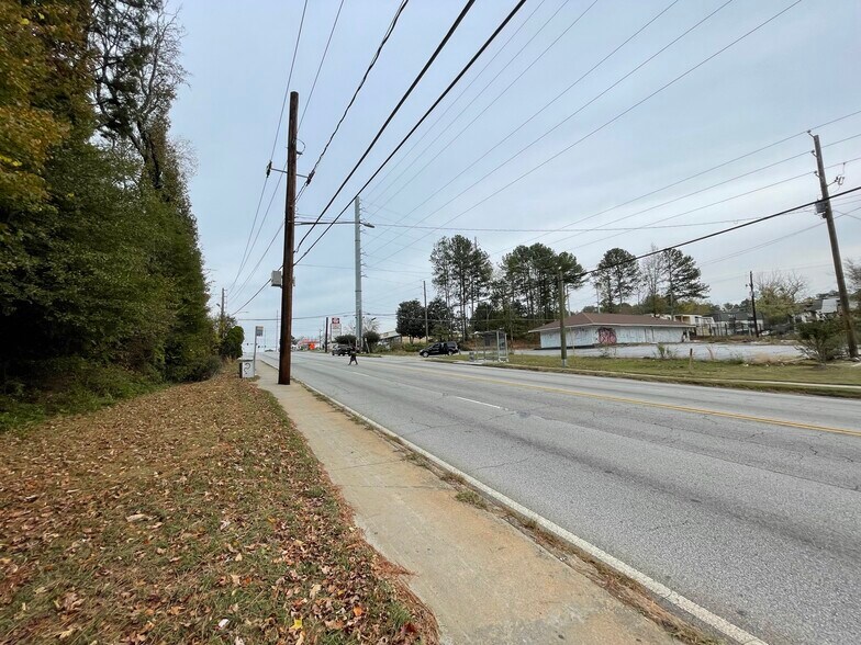 4446 Glenwood Rd, Decatur, GA à vendre - Photo du bâtiment - Image 3 de 15