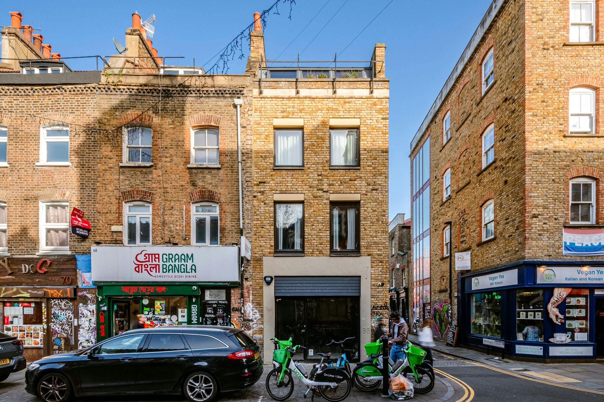 66 Brick Ln, London for lease Primary Photo- Image 1 of 4