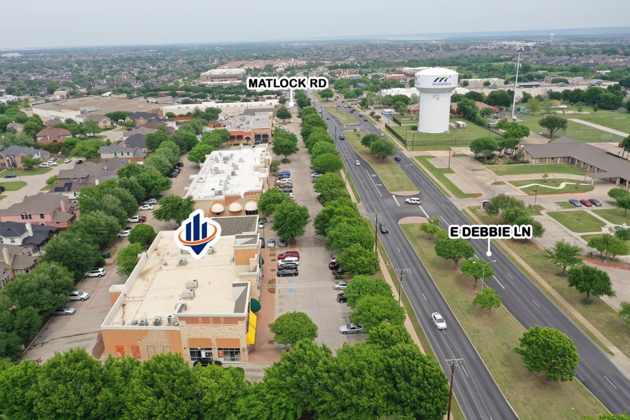 1205 E Debbie Ln, Mansfield, TX à vendre - Aérien - Image 2 de 20