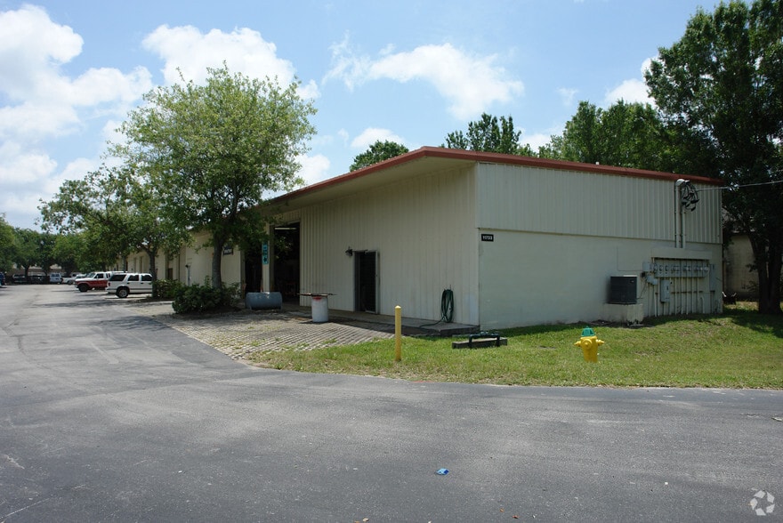 11733 66th St N, Largo, FL for lease - Building Photo - Image 2 of 4